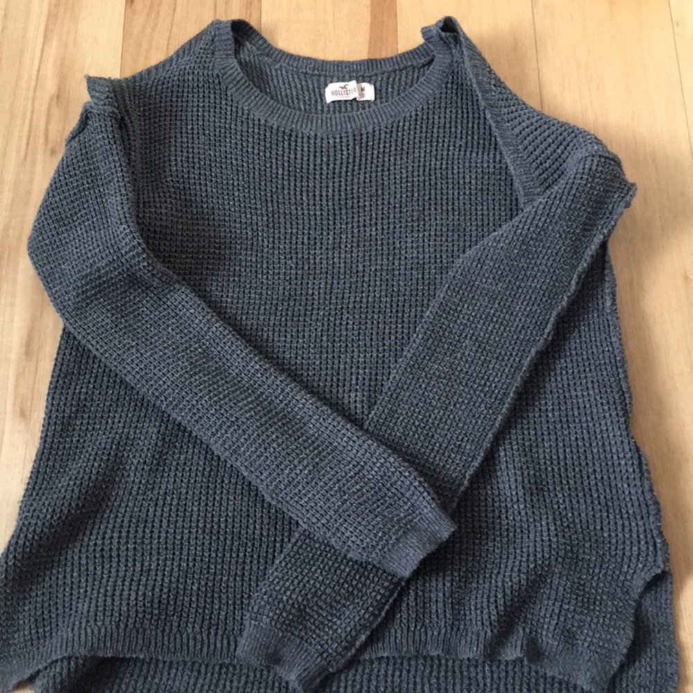 Hollister “cold shoulder” sweater, medium.